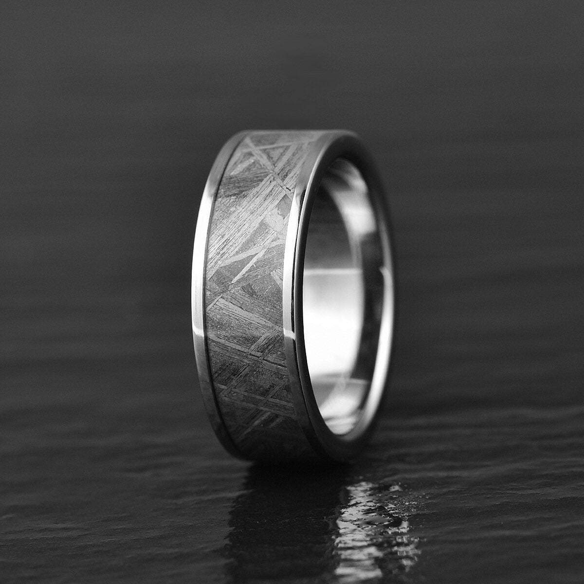 Muonionalusta Meteorite Titanium Men's Wedding Band 8MM