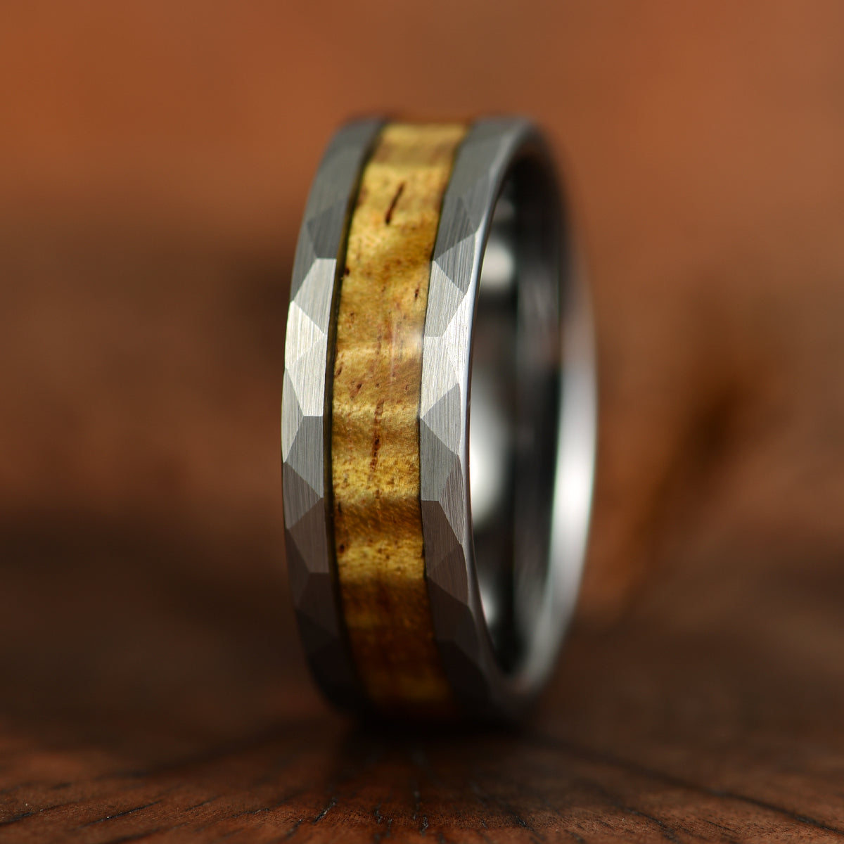 Hammered Tungsten Koa Wood Men's Wedding Band 8MM - PRISTINE RINGS